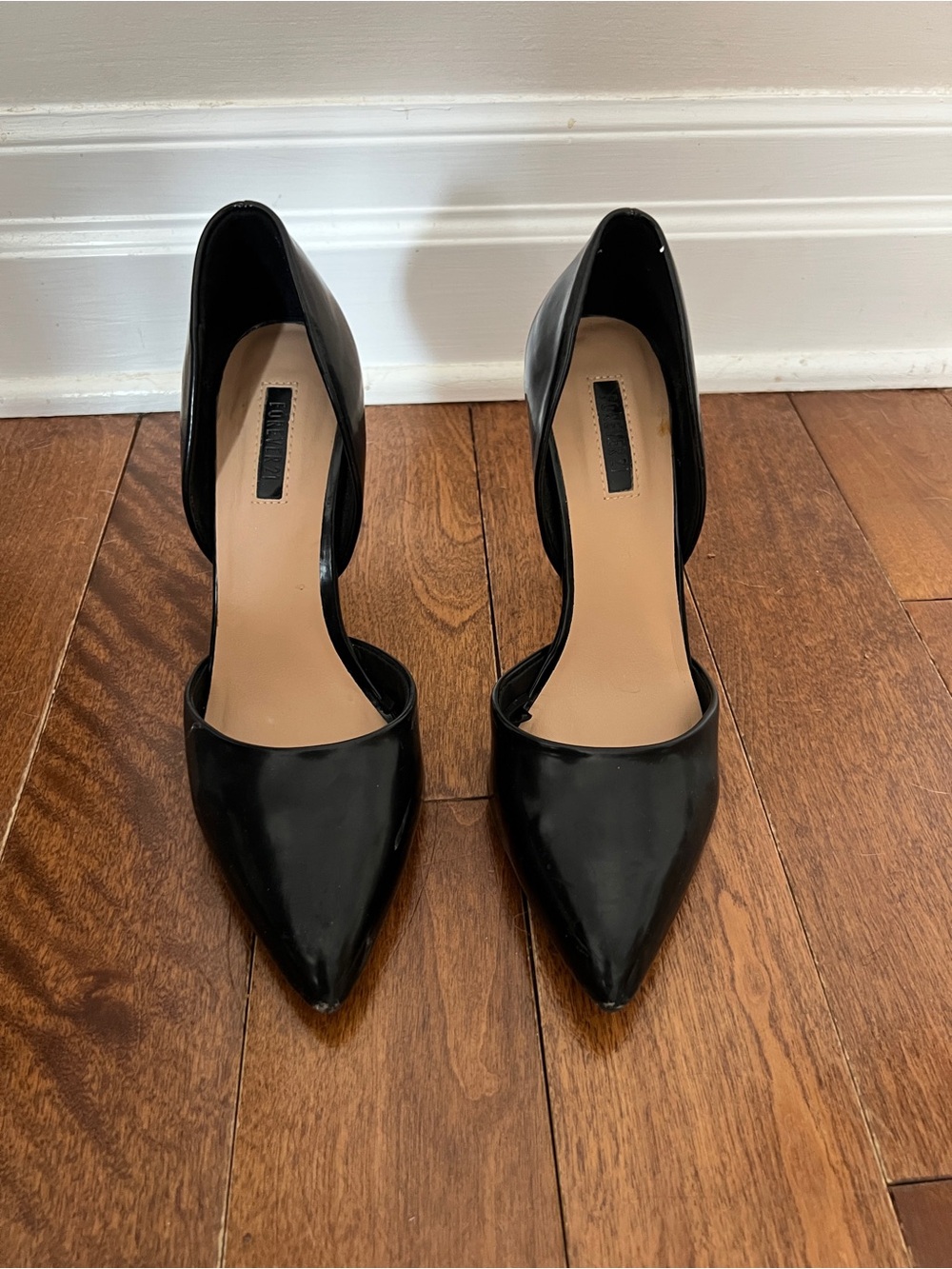 Classic Women's Black Pointed-Toe Heels